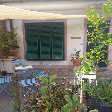 "La Casita", 2 Floors Apartment, Private Parking 1 Car Or 2 Bikes, Air-Cond And Terrace Livorno Luaran gambar