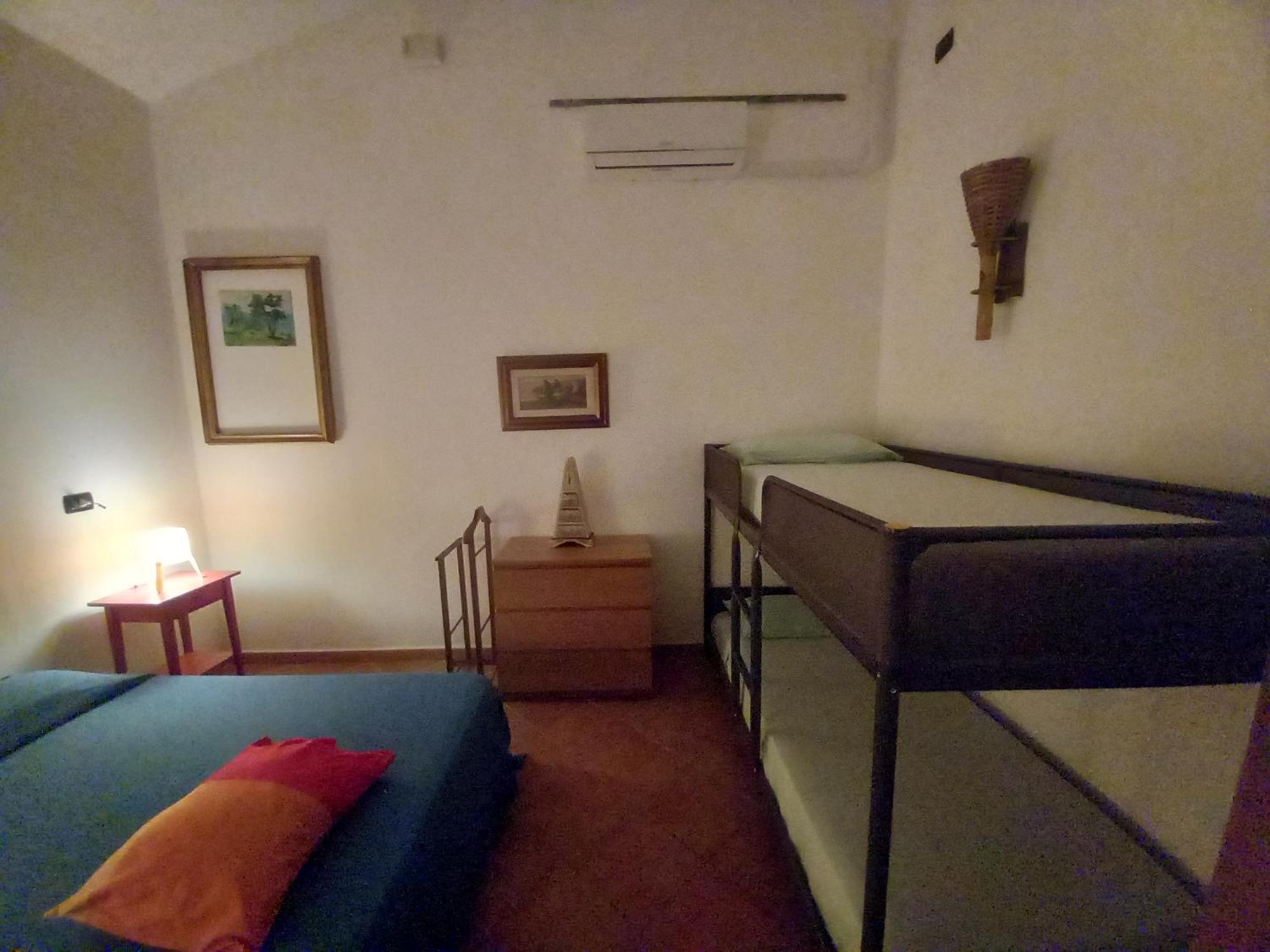 "La Casita", 2 Floors Apartment, Private Parking 1 Car Or 2 Bikes, Air-Cond And Terrace Livorno Luaran gambar